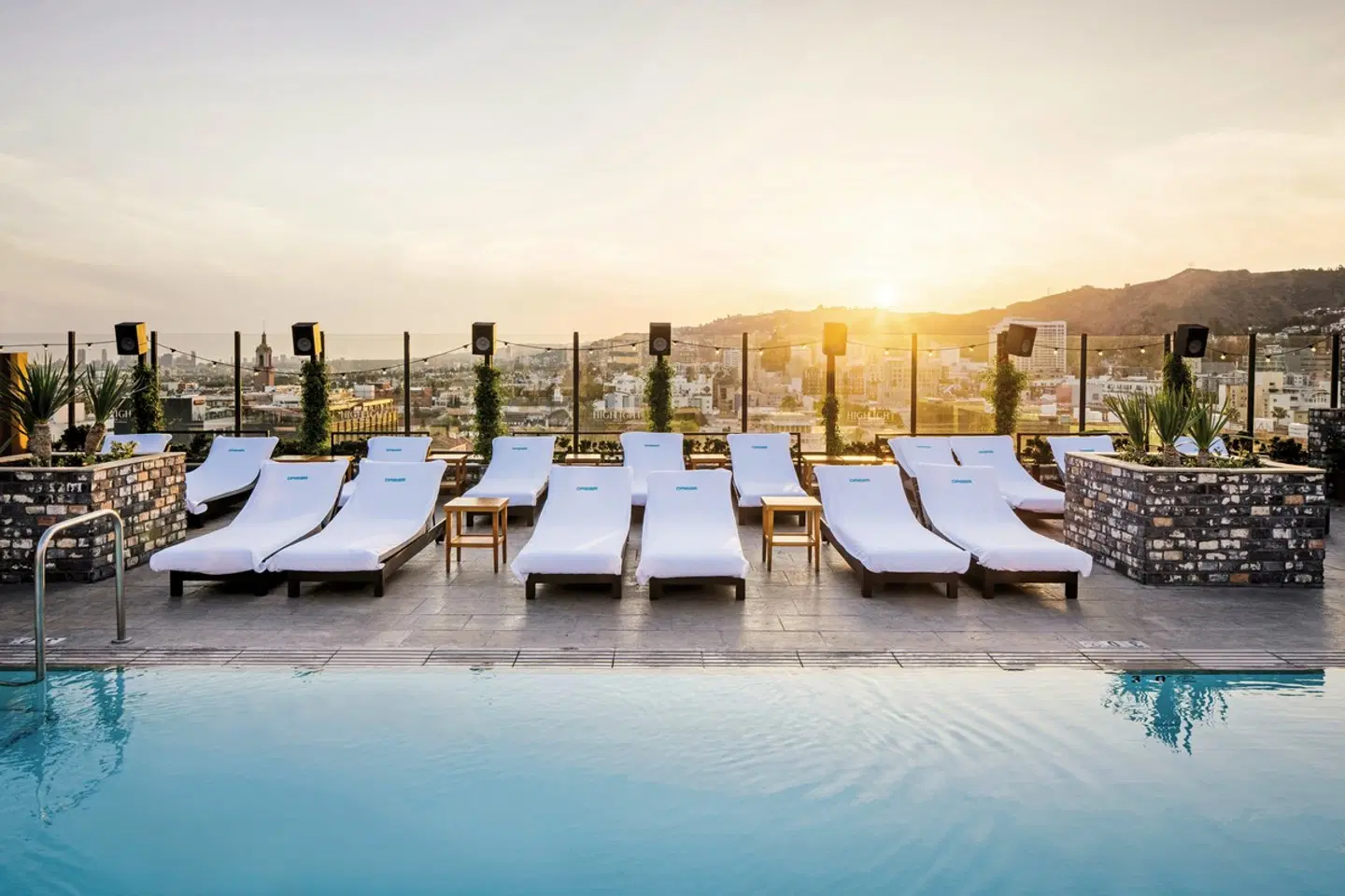 Dream Los Angeles Hollywood OUTDOOR_POOL