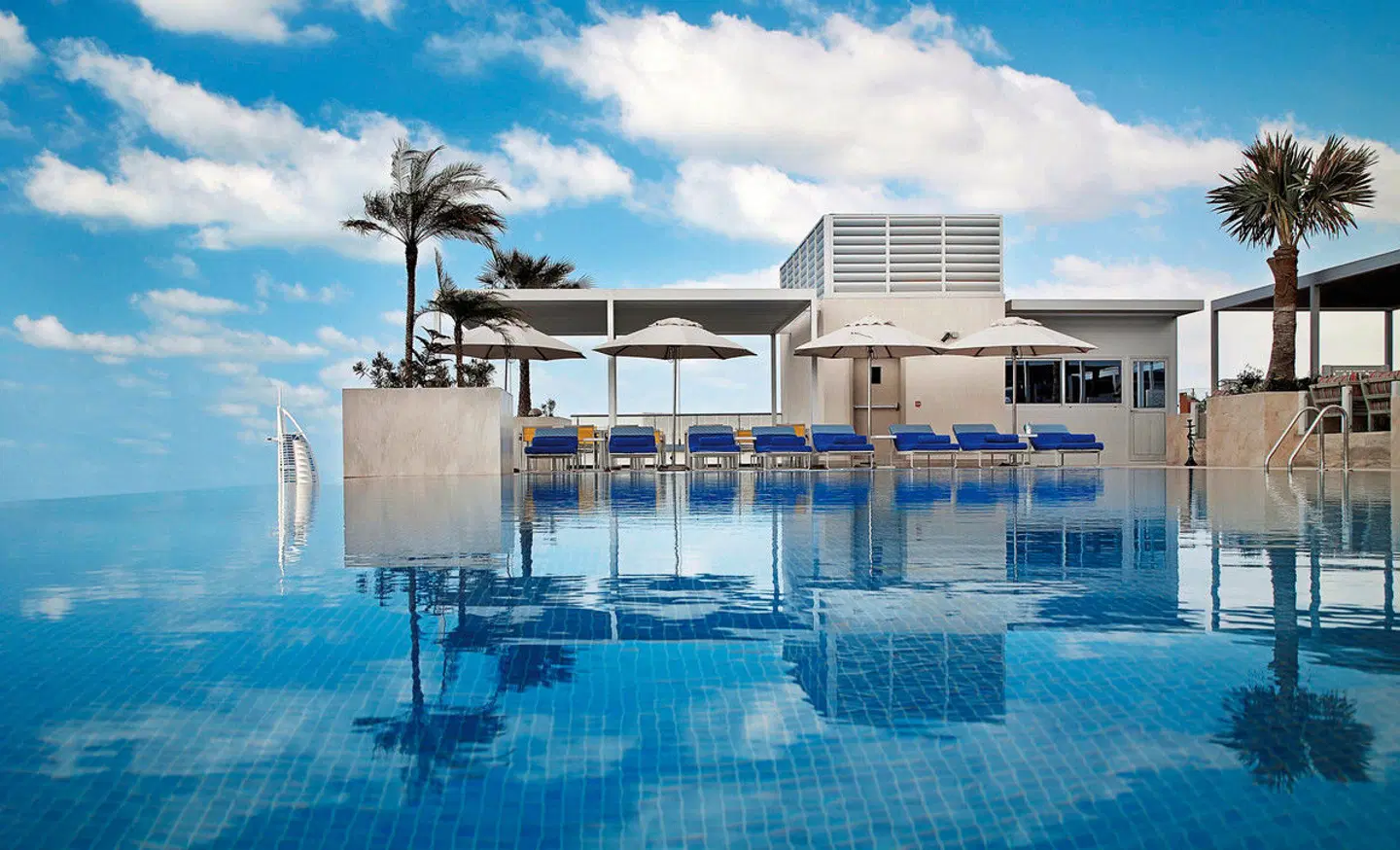 Grand Cosmopolitan Hotel OUTDOOR_POOL