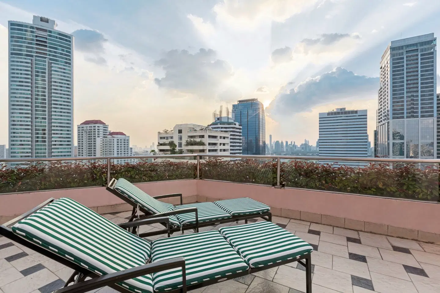 Rembrandt Hotel Bangkok Terrasse