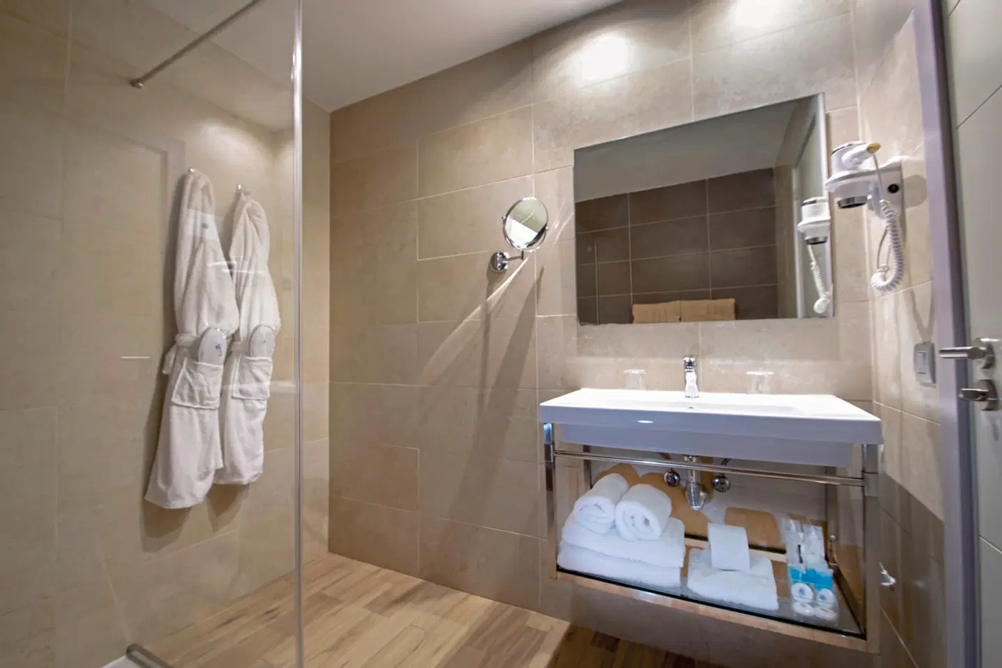 HL Suitehotel Playa del Inglés Badezimmer