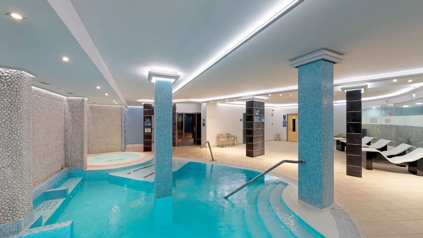 HL Suitehotel Playa del Inglés Hallenbad