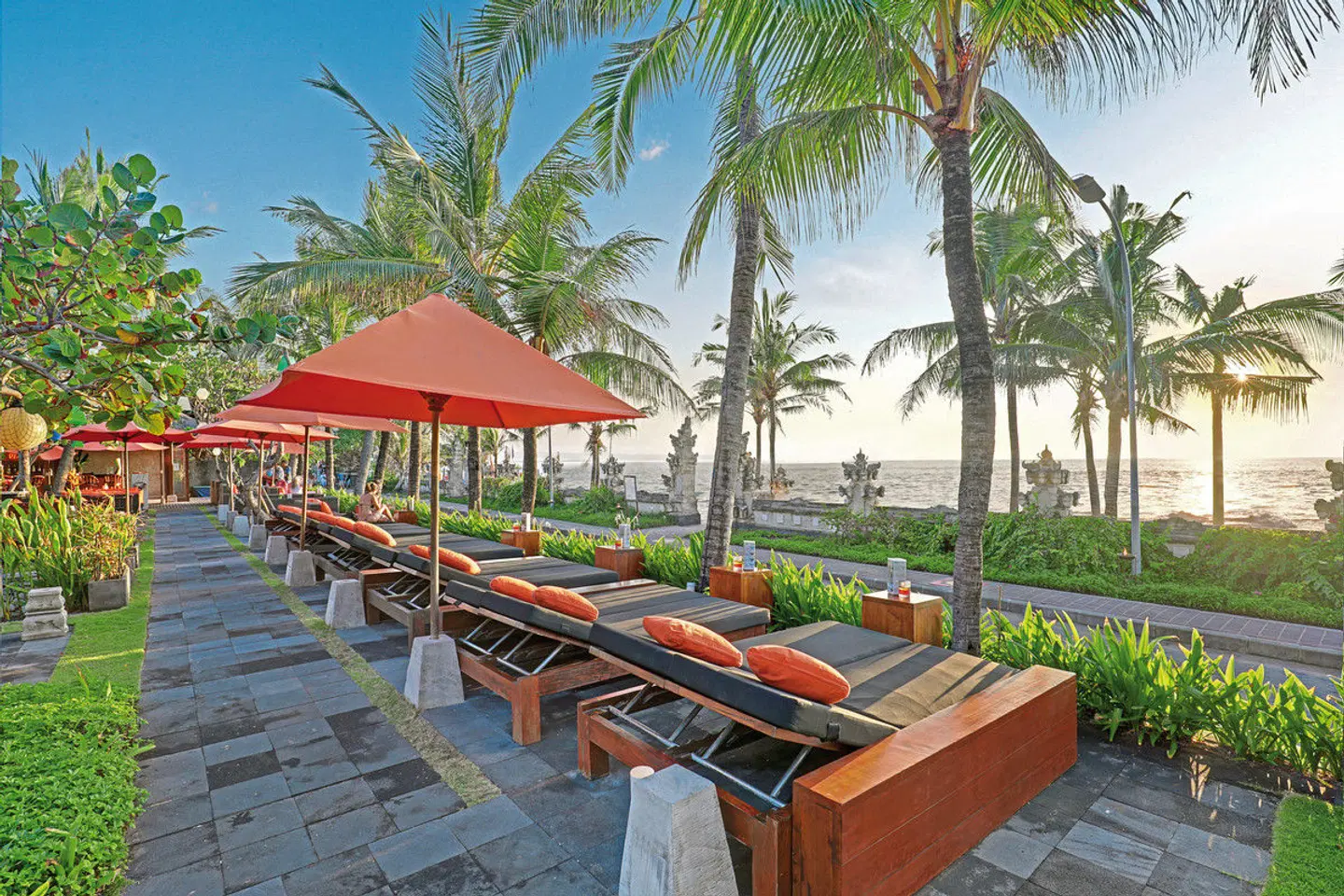 Legian Beach Hotel Terrasse