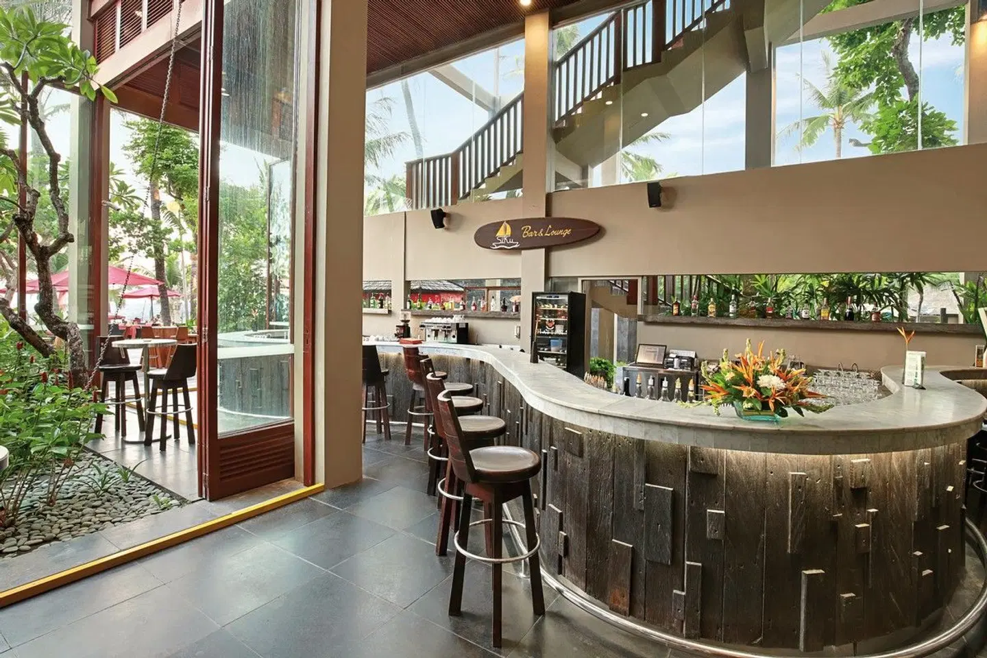 Legian Beach Hotel Bar