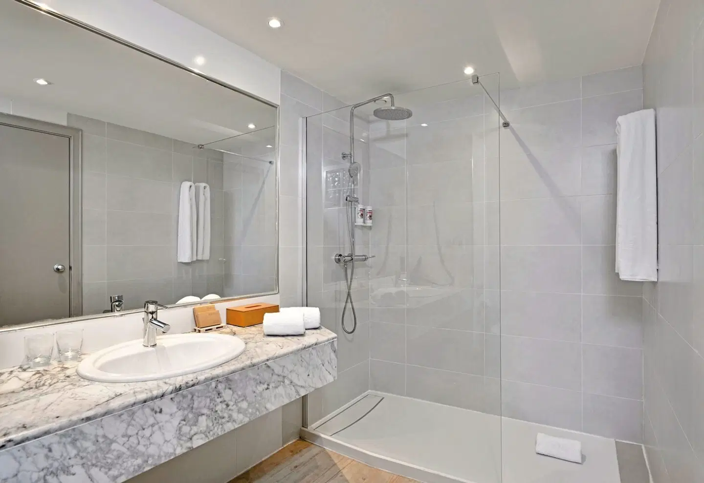 INNSiDE by Melia Fuerteventura ab 1.5.2026 neuer Name:  Zel Fuerteventura Badezimmer