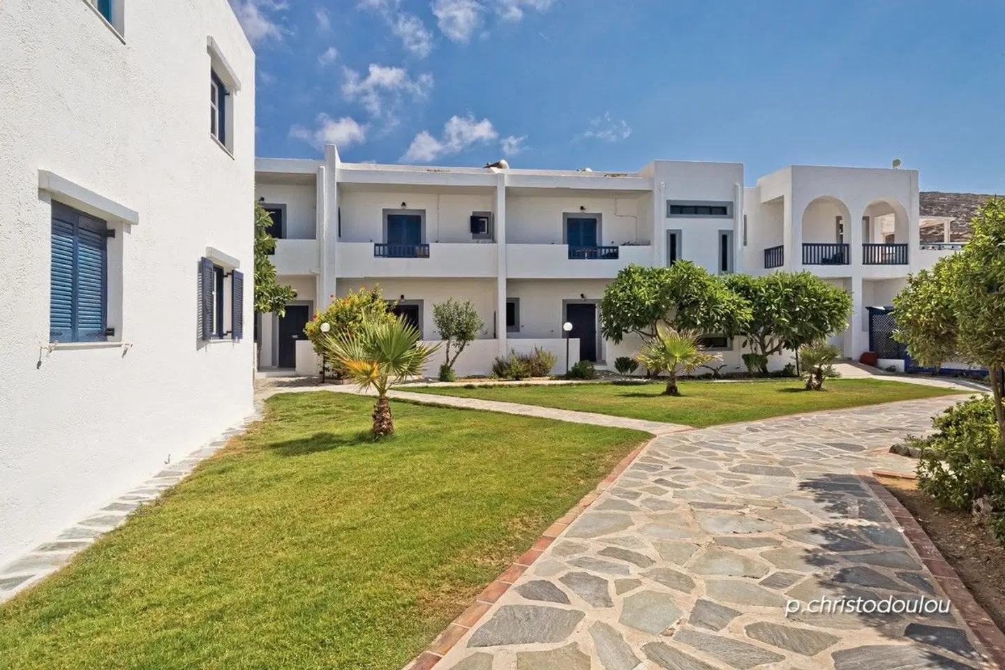 Popi's Studios EXTERIOR