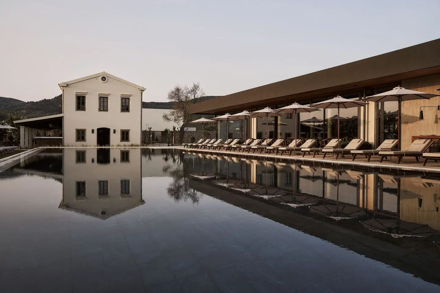 The Olivar Suites OUTDOOR_POOL