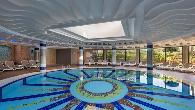 Limak Arcadia Sport Resort Hallenbad