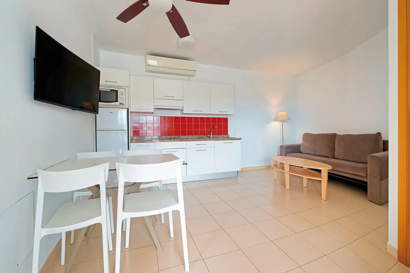 Altamadores ROOM_EXAMPLE