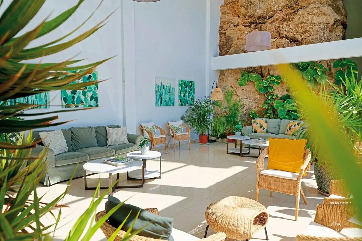 Altamadores LOUNGE_LOBBY