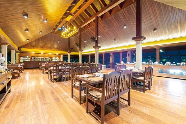 Khao Lak Bayfront Resort Restaurant