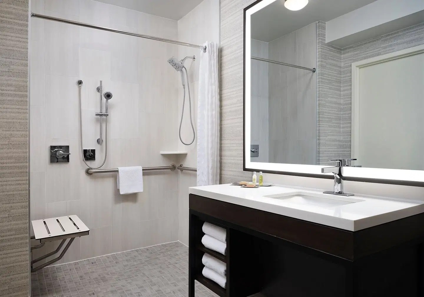 DoubleTree by Hilton Downtown Nashville Badezimmer