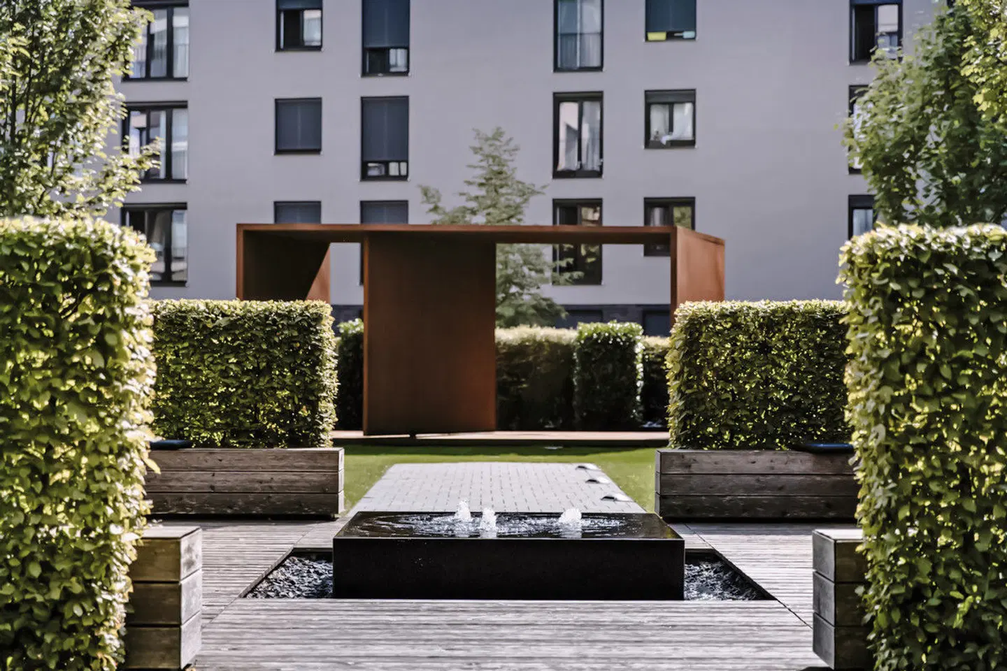 THE FLAG München M. EXTERIOR