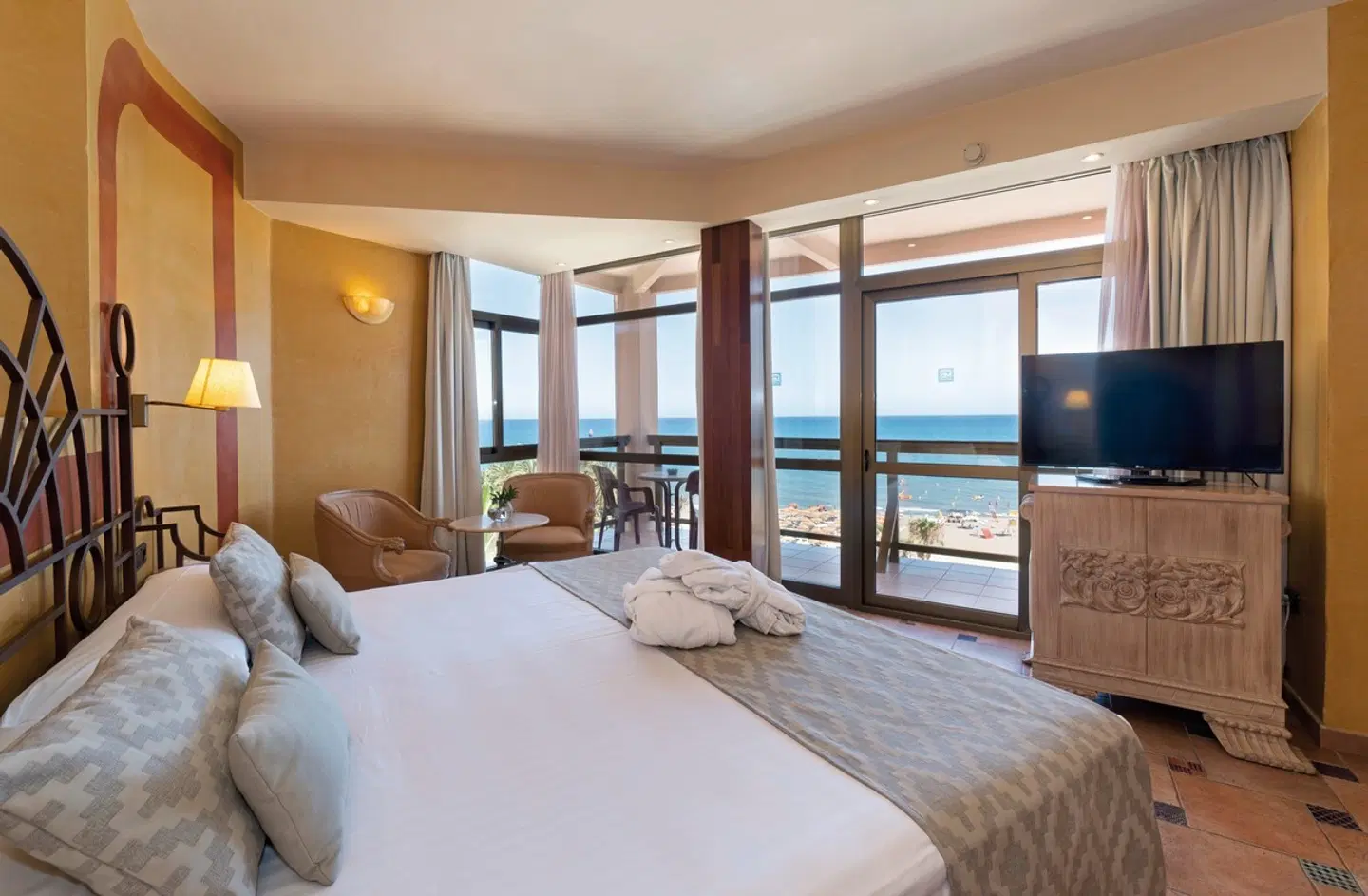 MS Amaragua ROOM_EXAMPLE