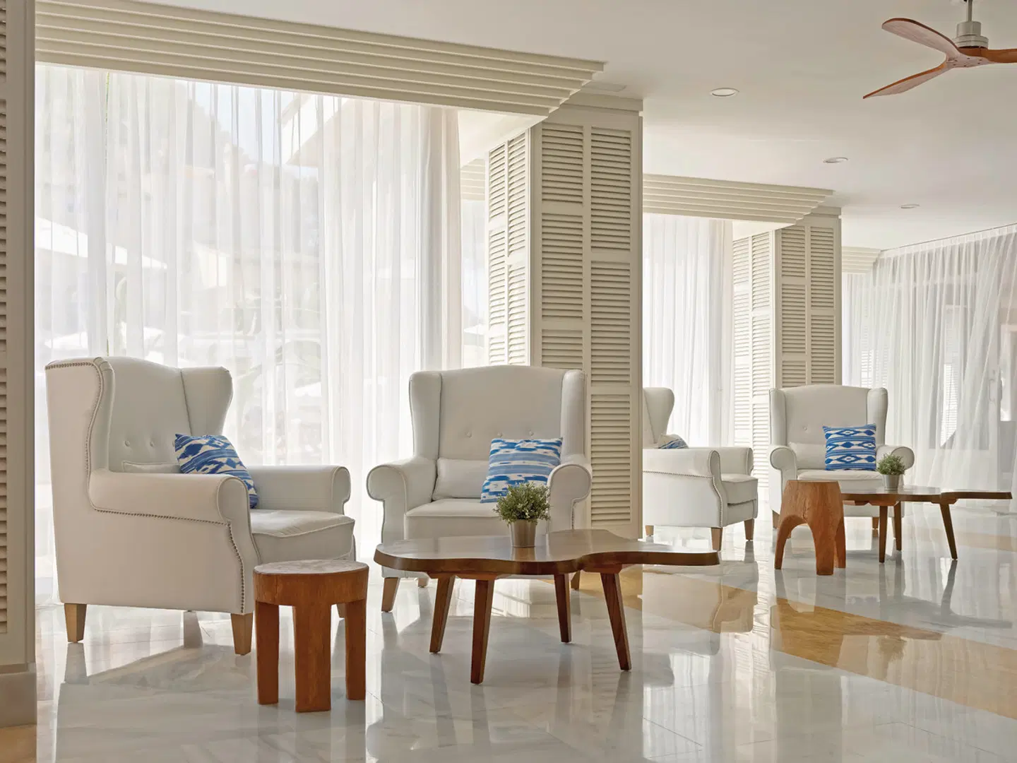 H10 Blue Mar LOUNGE_LOBBY