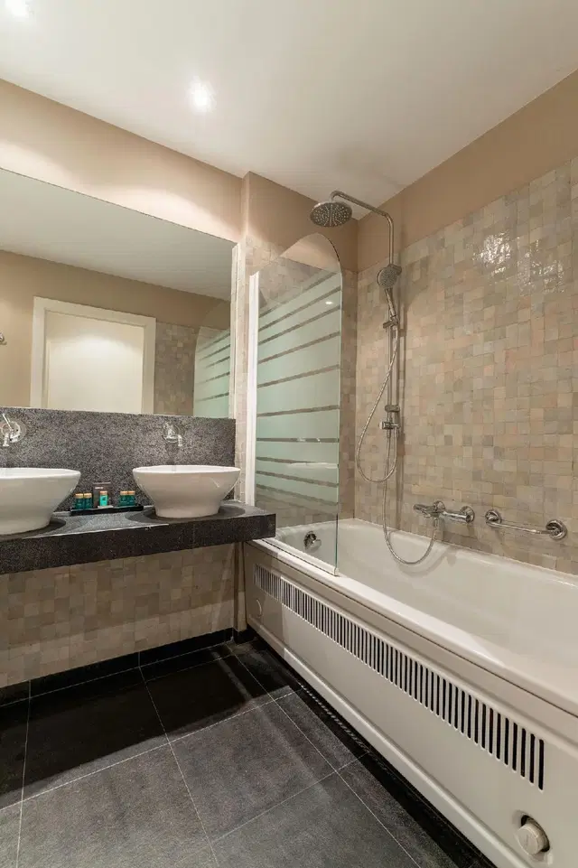 Hotel Acacia Badezimmer