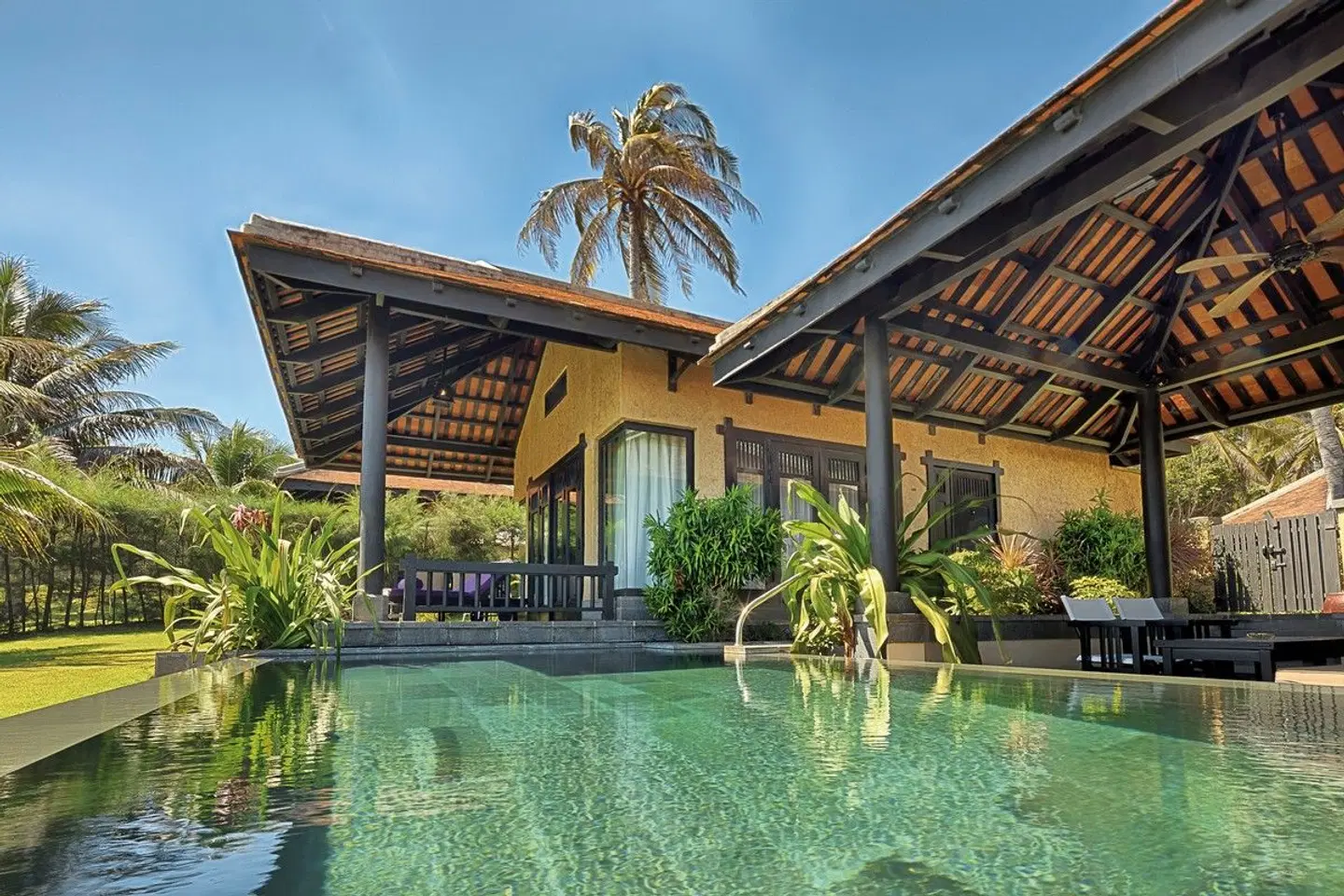 Anantara Mui Ne Resort OUTDOOR_POOL
