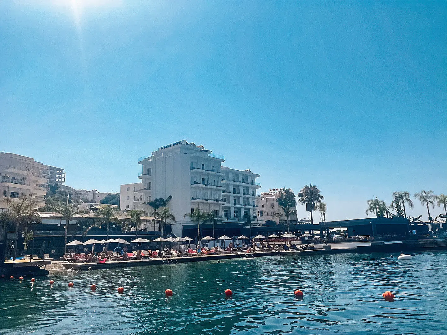 Demi Hotel LANDSCAPE