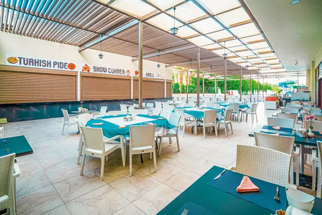 Glamour Resort & Spa Restaurant