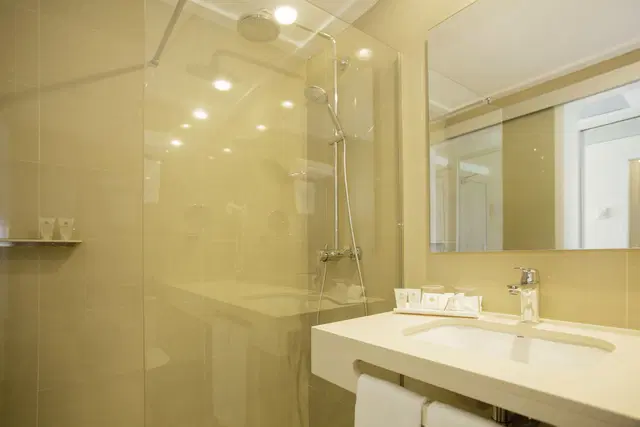 Sabina Hotel & Suites Badezimmer