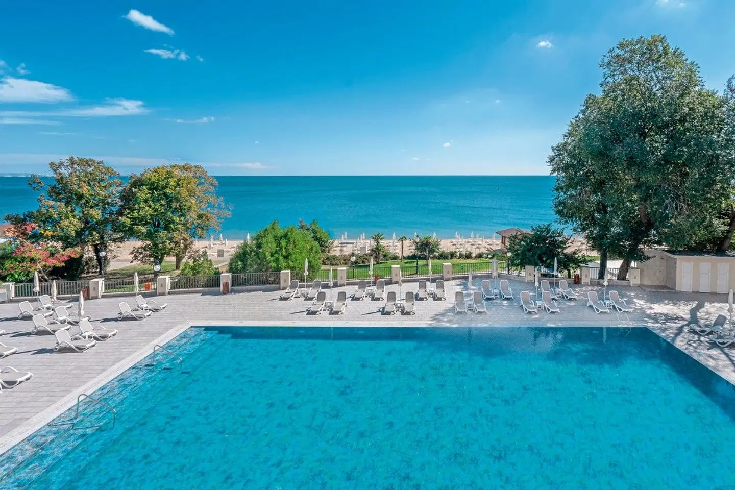 GRIFID Vistamar OUTDOOR_POOL