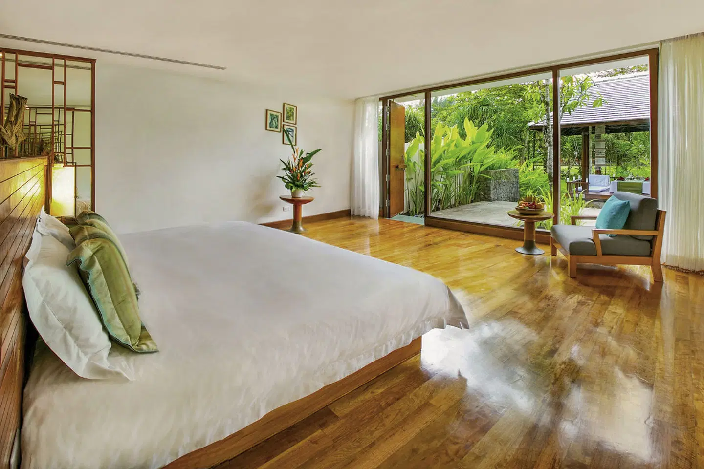 The Sarojin ROOM_EXAMPLE