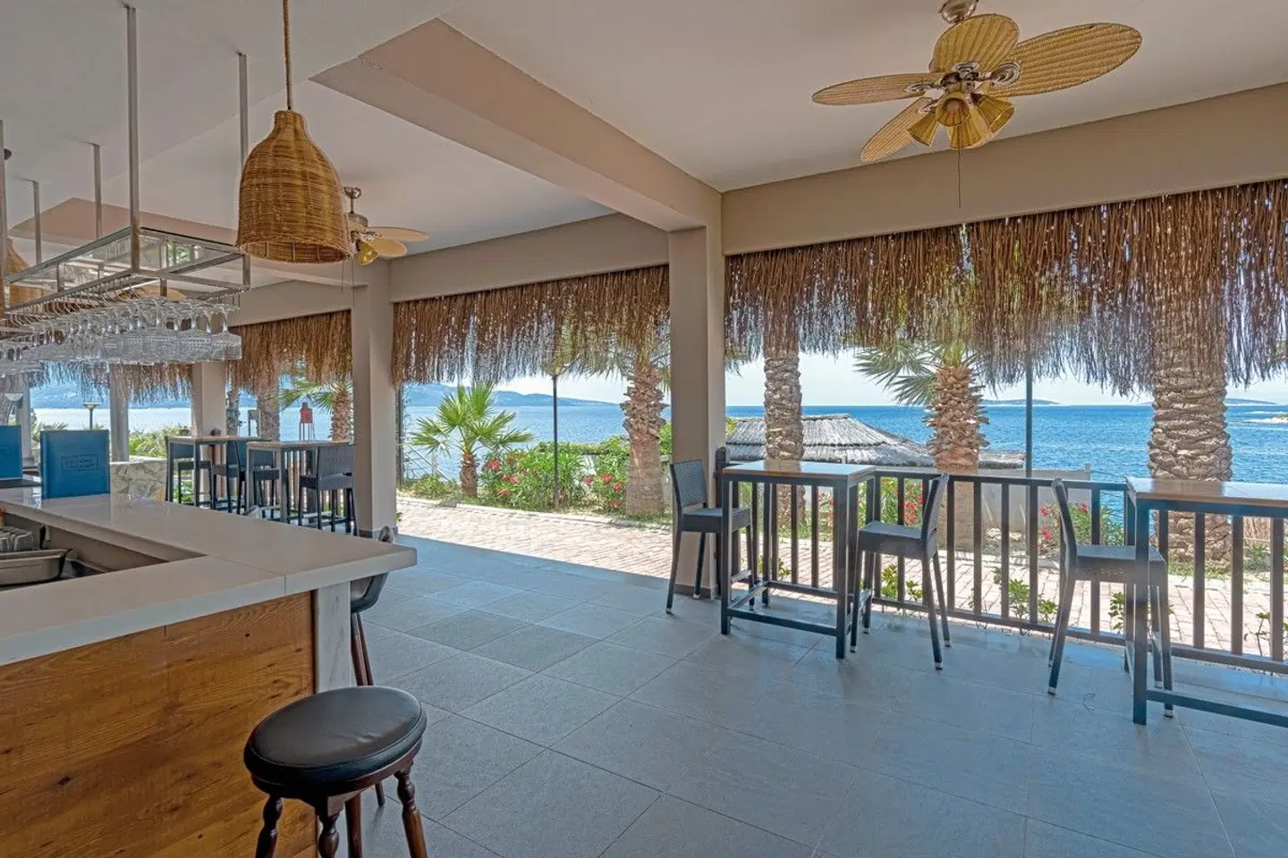 Blue Dreams Resort & Spa Bar