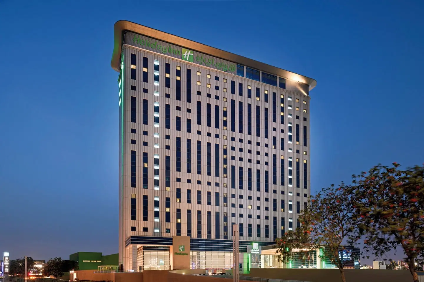 Holiday Inn Dubai Festival City EXTERIOR