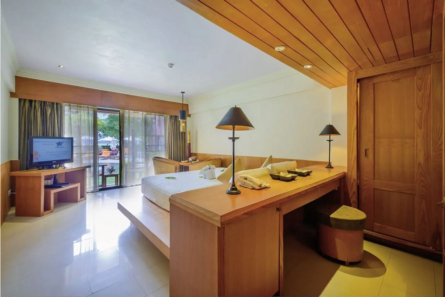 Seaview Patong Hotel ROOM_EXAMPLE