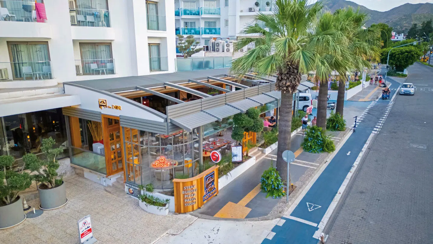 Lalila Blue Suites Terrasse