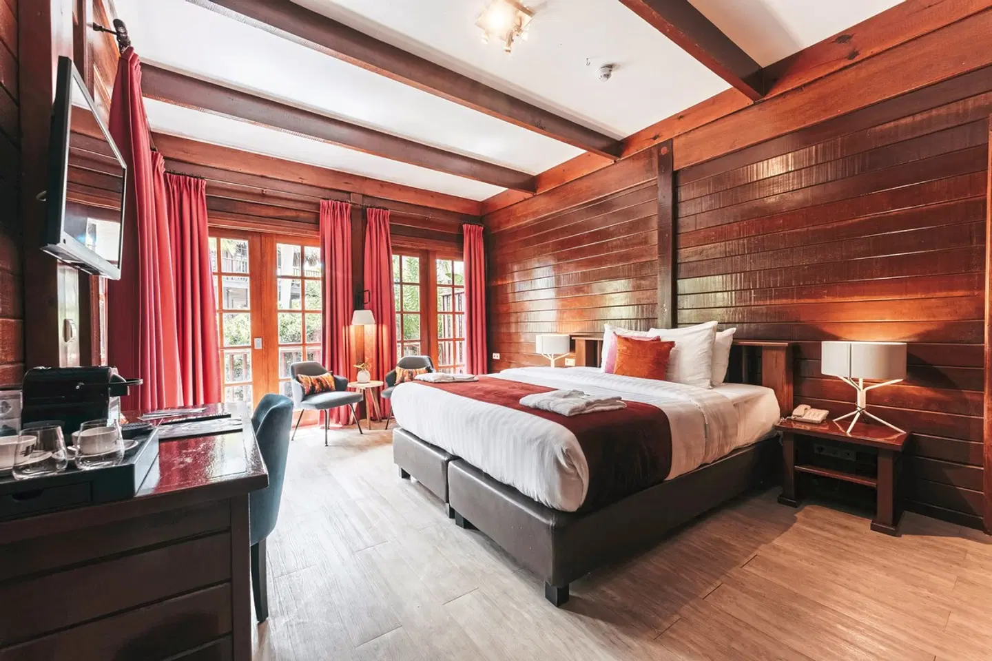 The Kontiki ROOM_EXAMPLE