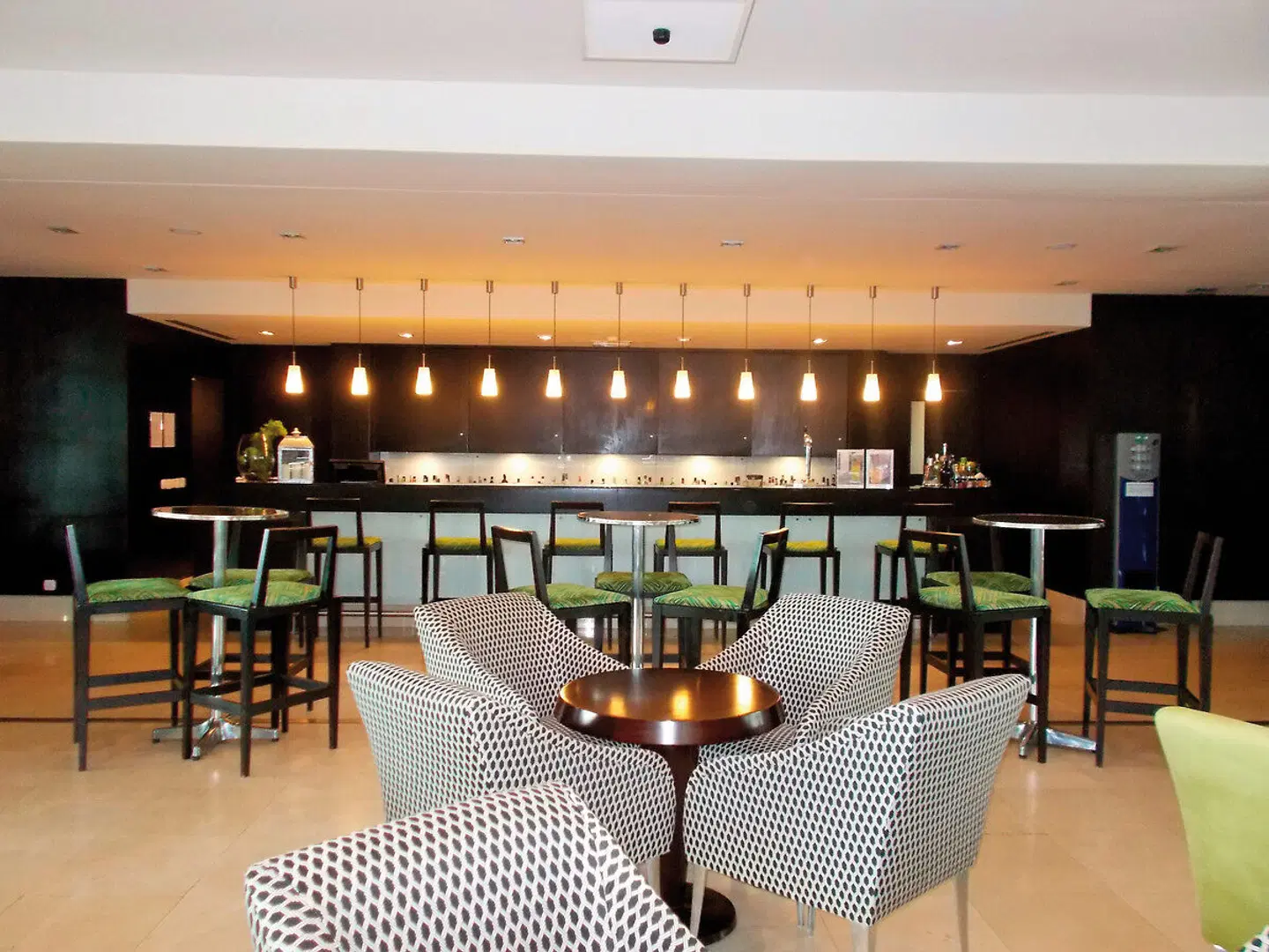 Azoris Royal Garden Bar