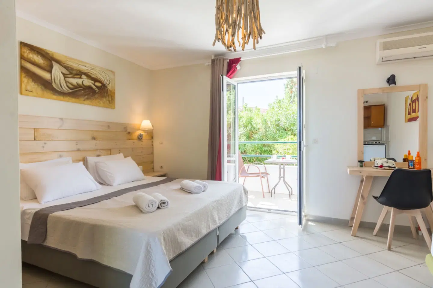 Cavos Beach House ROOM_EXAMPLE