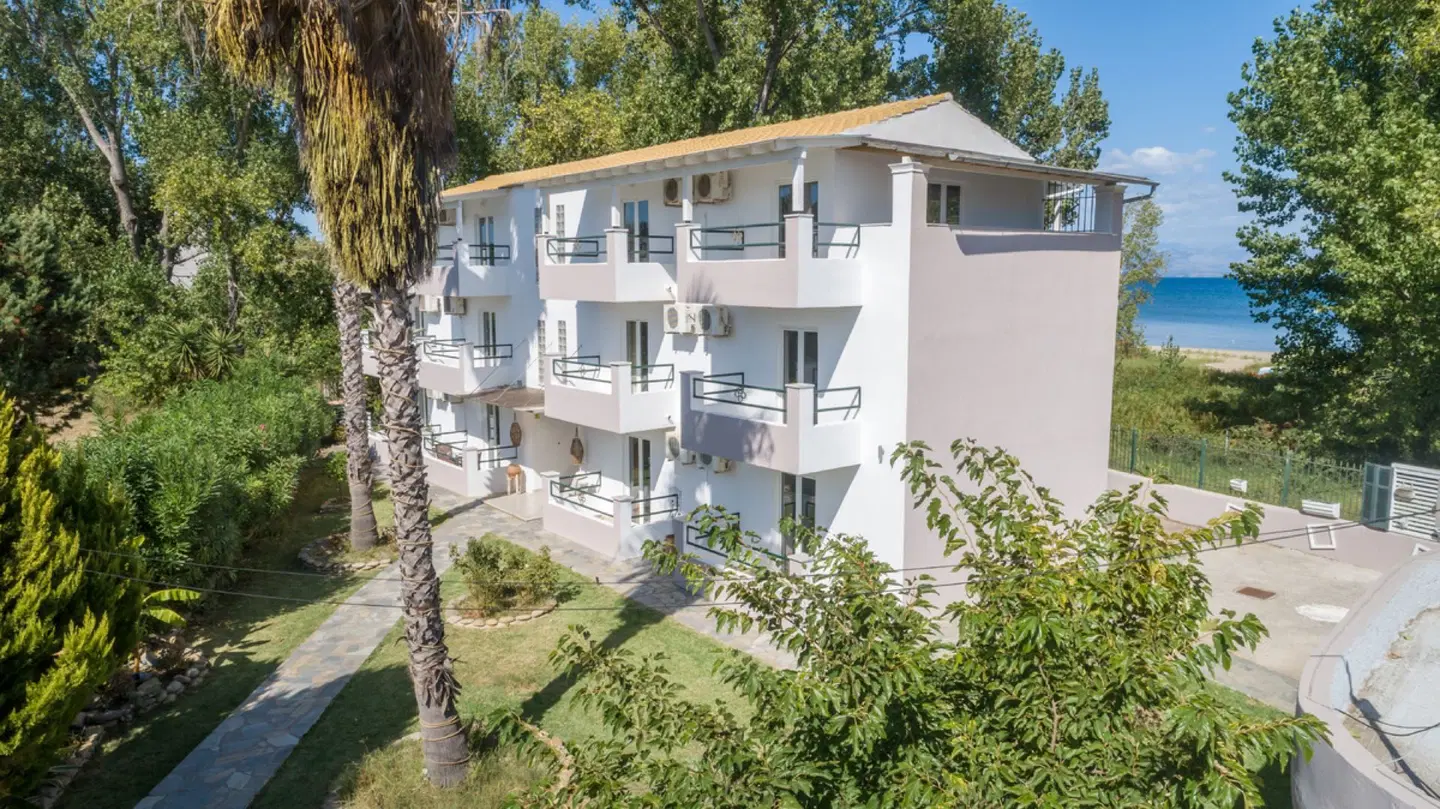 Cavos Beach House EXTERIOR