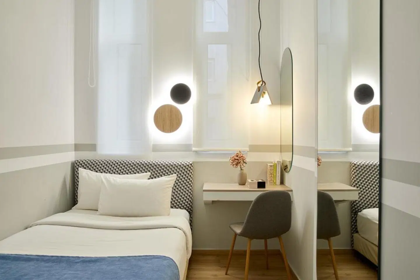 Luxembourg ROOM_EXAMPLE