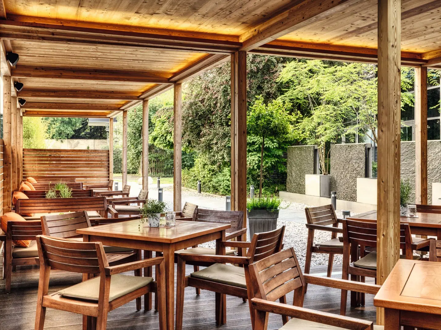 Grauer Bär Terrasse