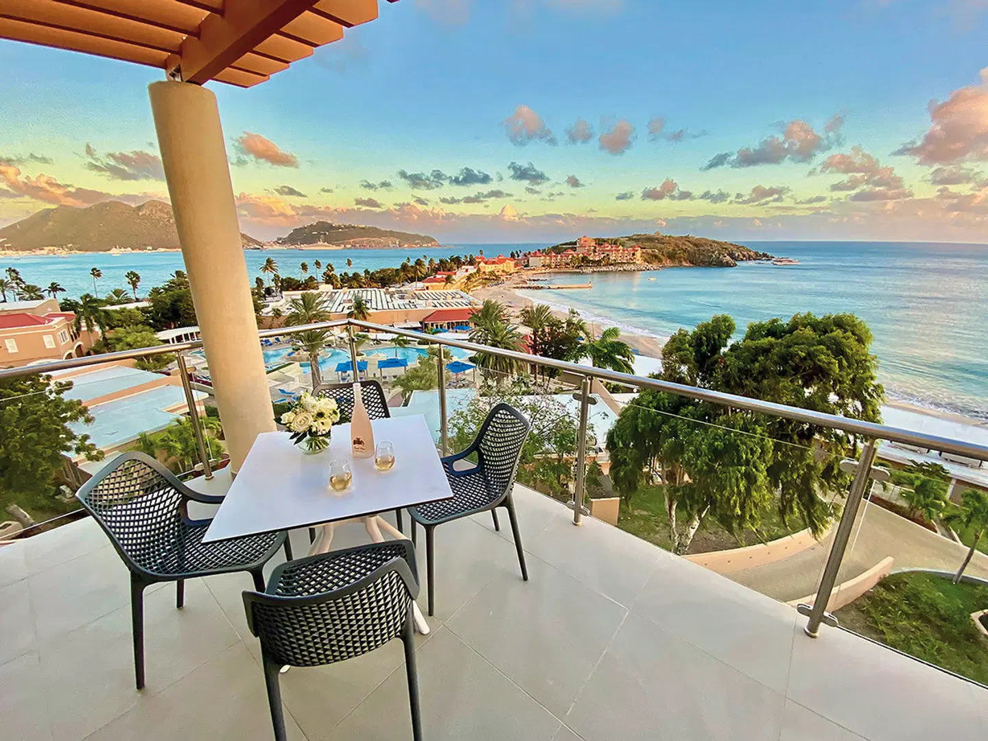 Divi Little Bay Beach Resort Terrasse