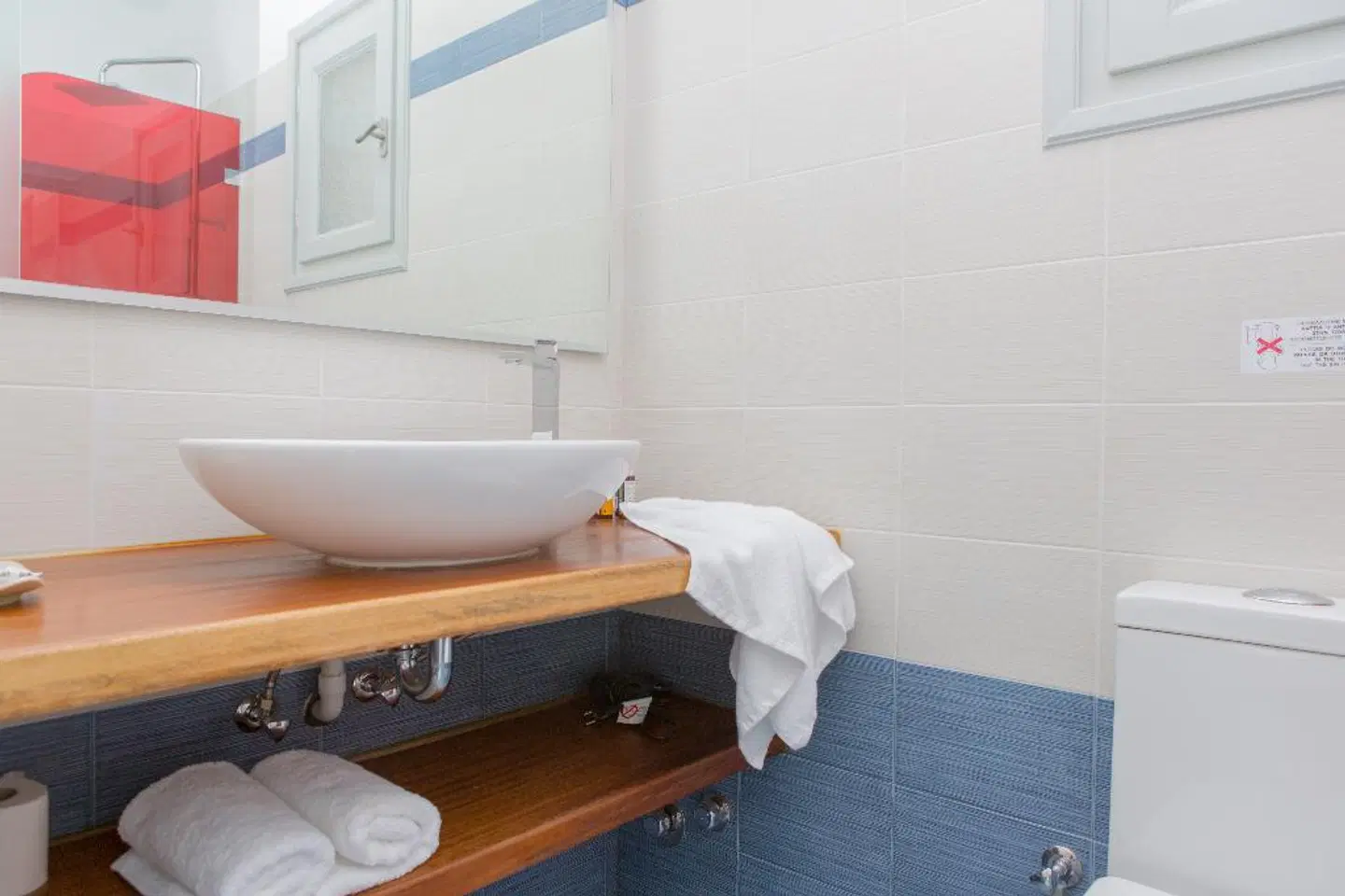 Sun & Moon Villas & Suites Badezimmer