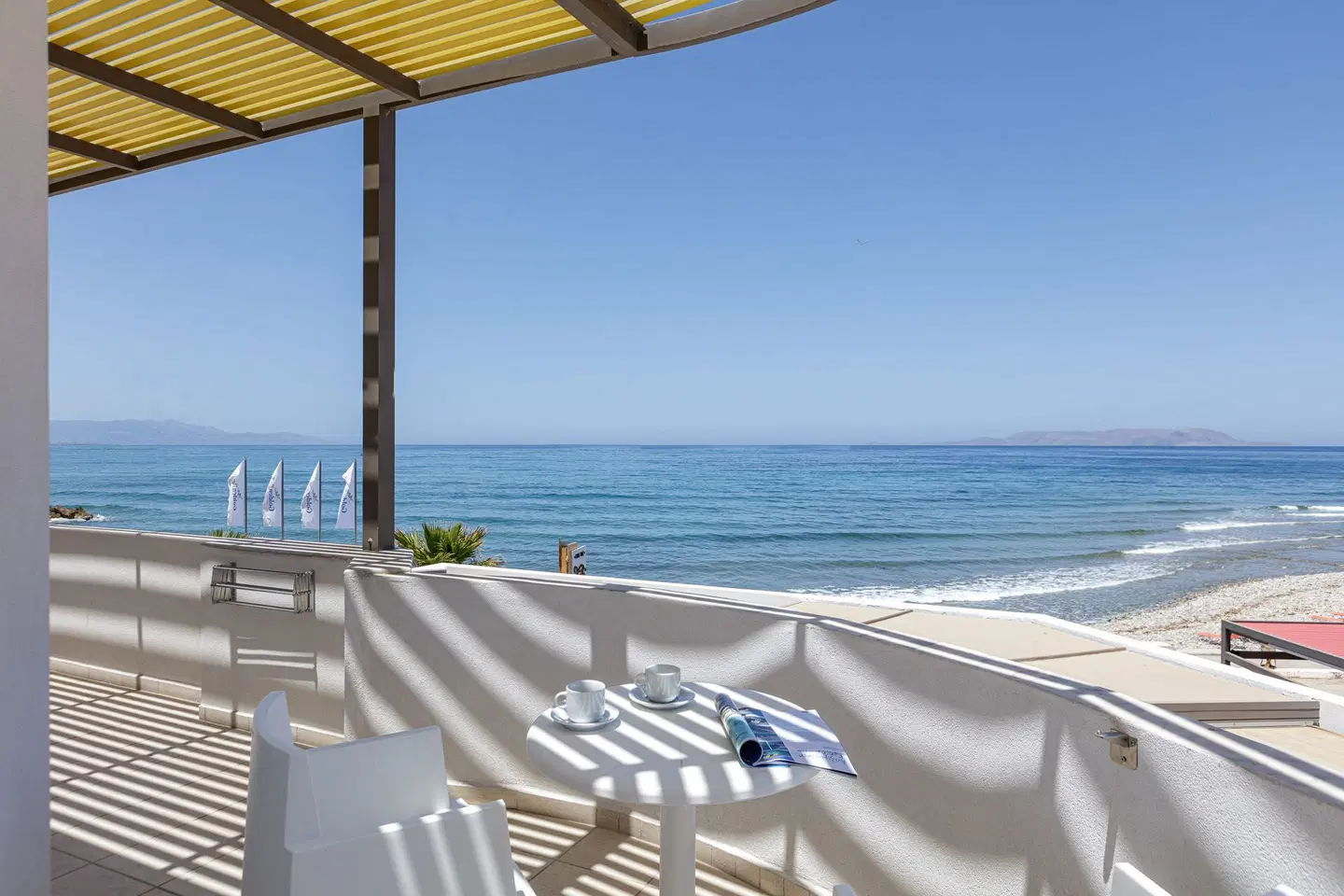 Golden Bay Boutique Hotel & Bungalows Terrasse