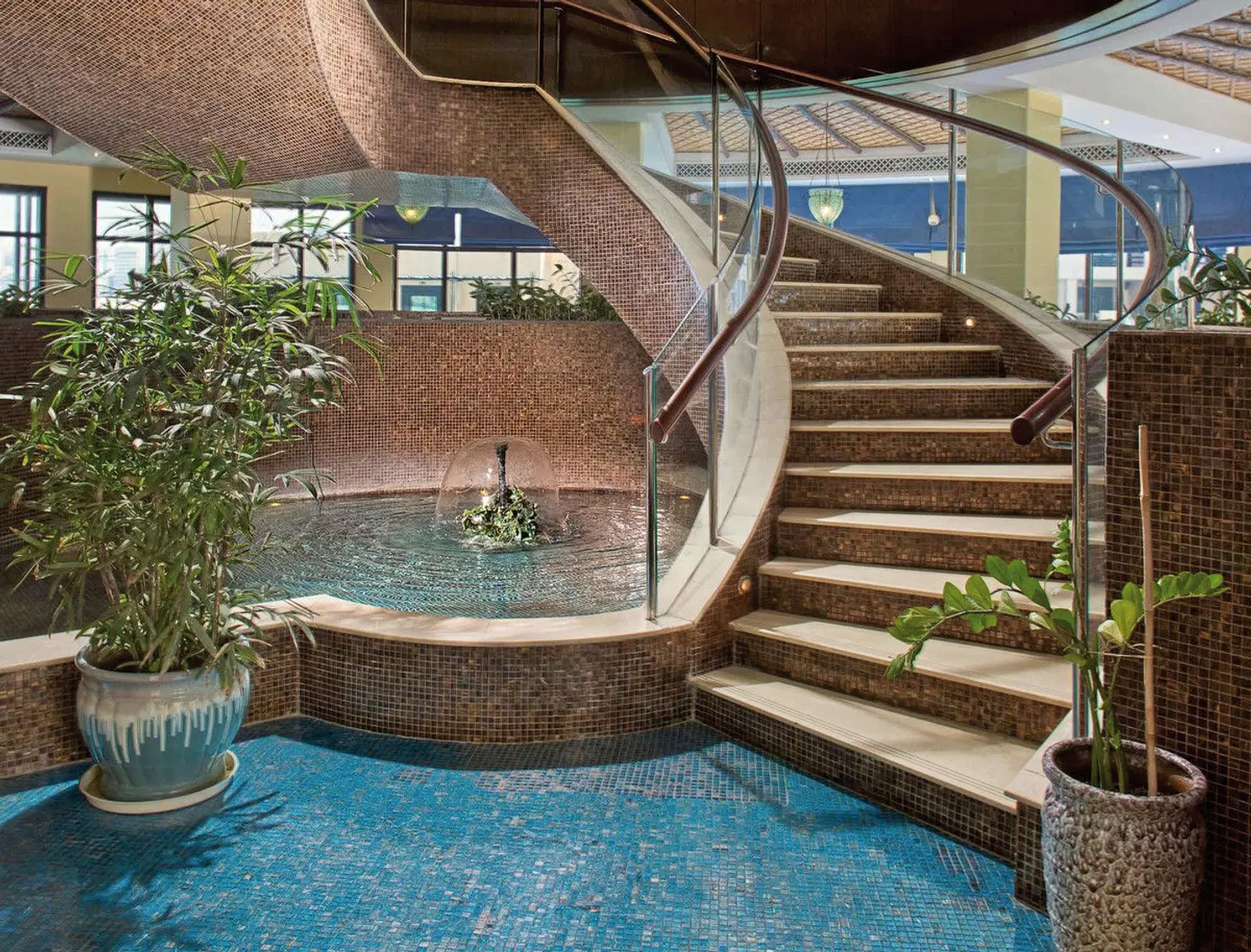 Novotel Bahrain Al Dana Resort Hotel Hallenbad