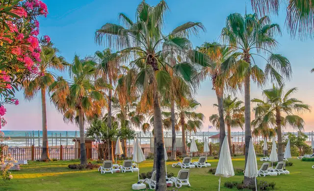 Oleander Beach Resort Garten