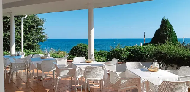 Sineva Beach Restaurant