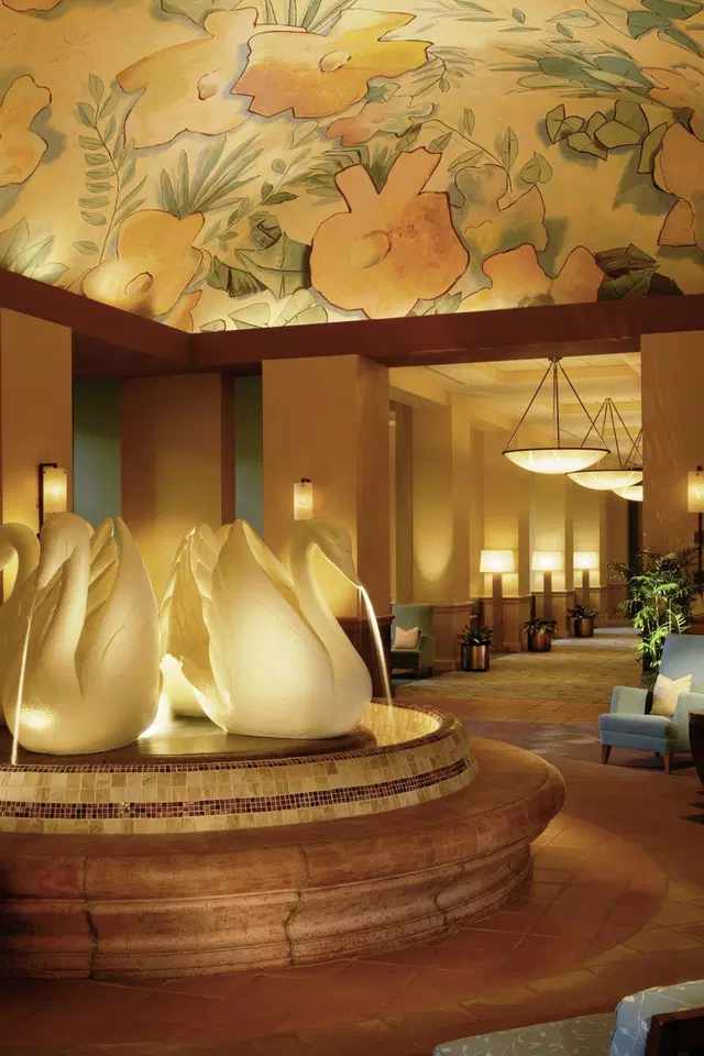 Walt Disney World Swan LOUNGE_LOBBY