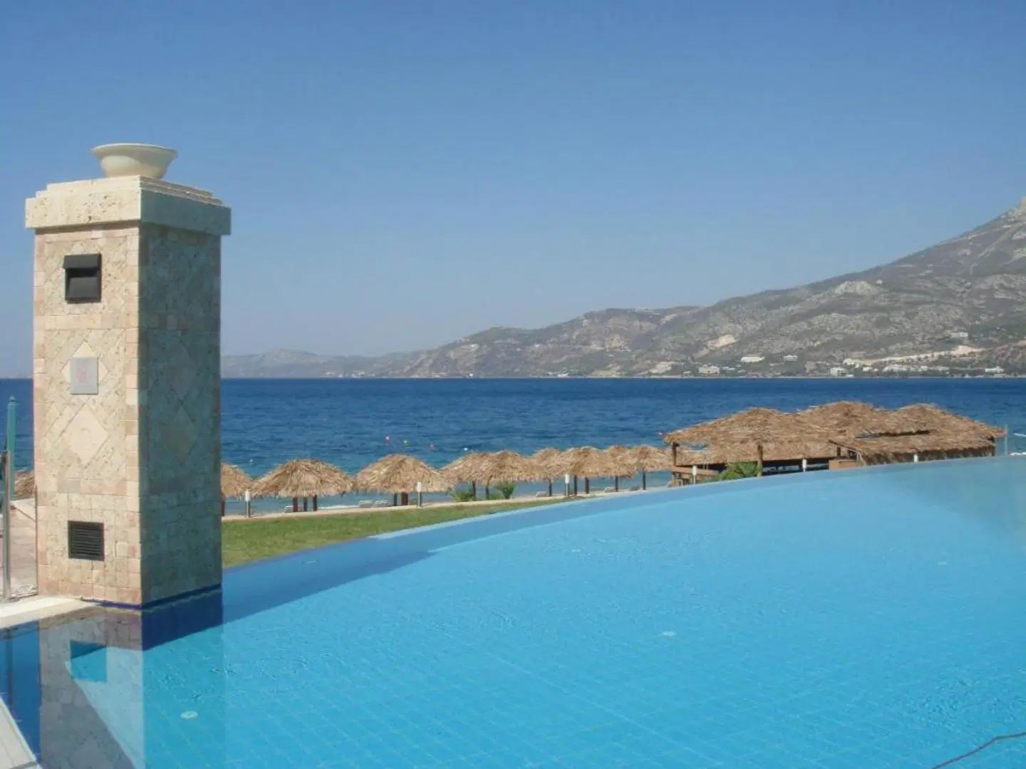 Club Hotel Casino Loutraki OUTDOOR_POOL