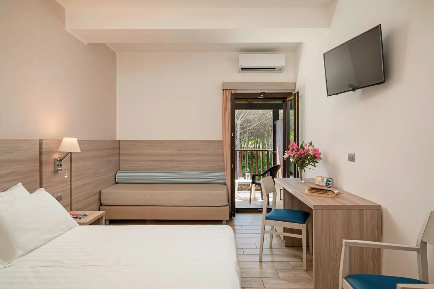 Portoconte ROOM_EXAMPLE