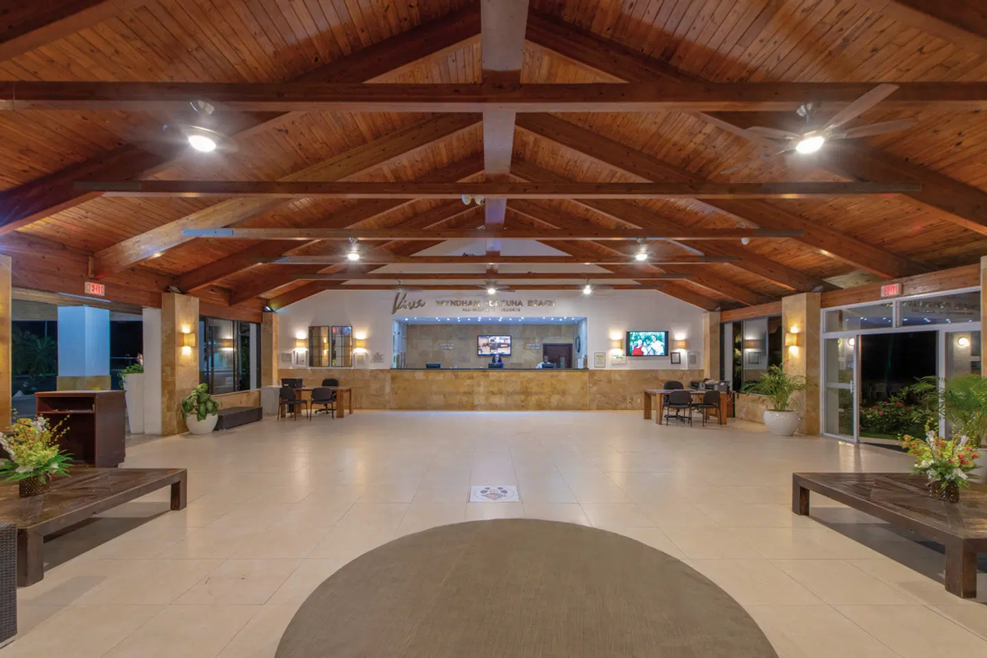 Viva Fortuna Beach by Wyndham LOUNGE_LOBBY