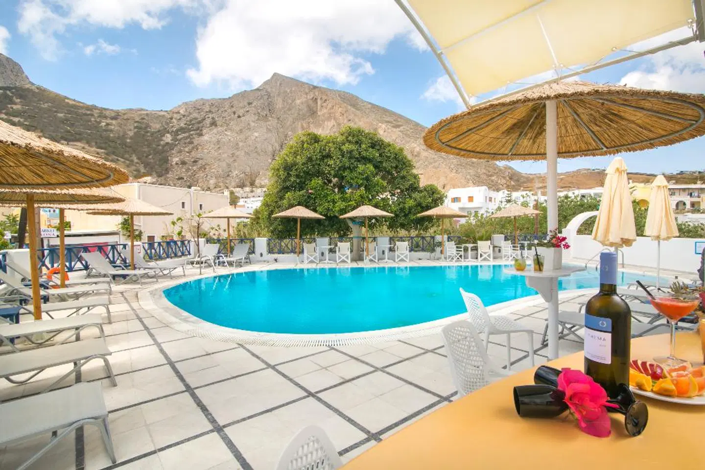 Sunshine OUTDOOR_POOL