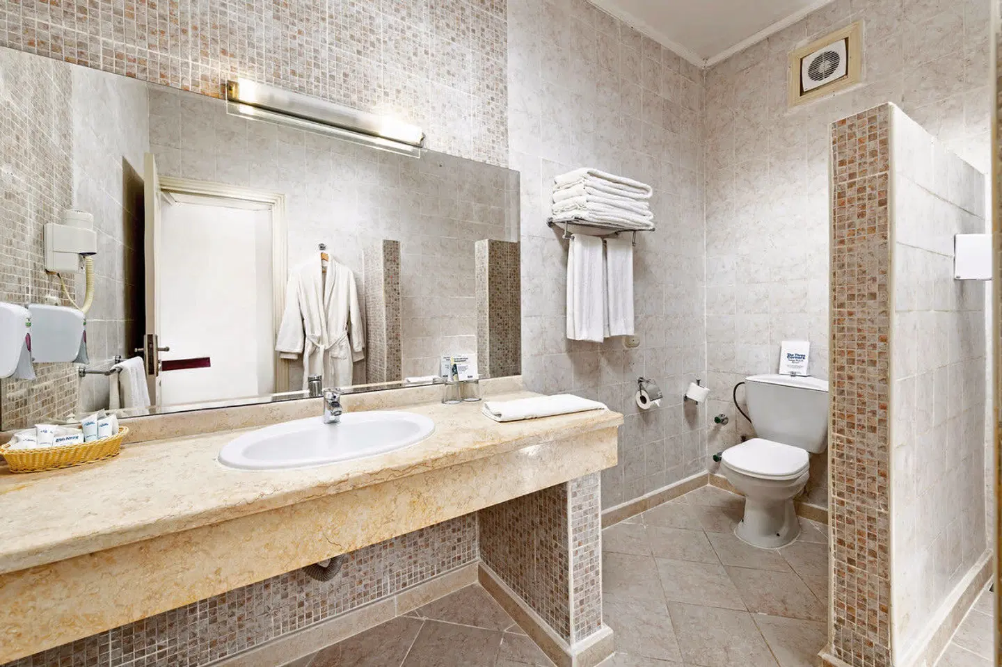 Three Corners Sunny Beach Resort Badezimmer