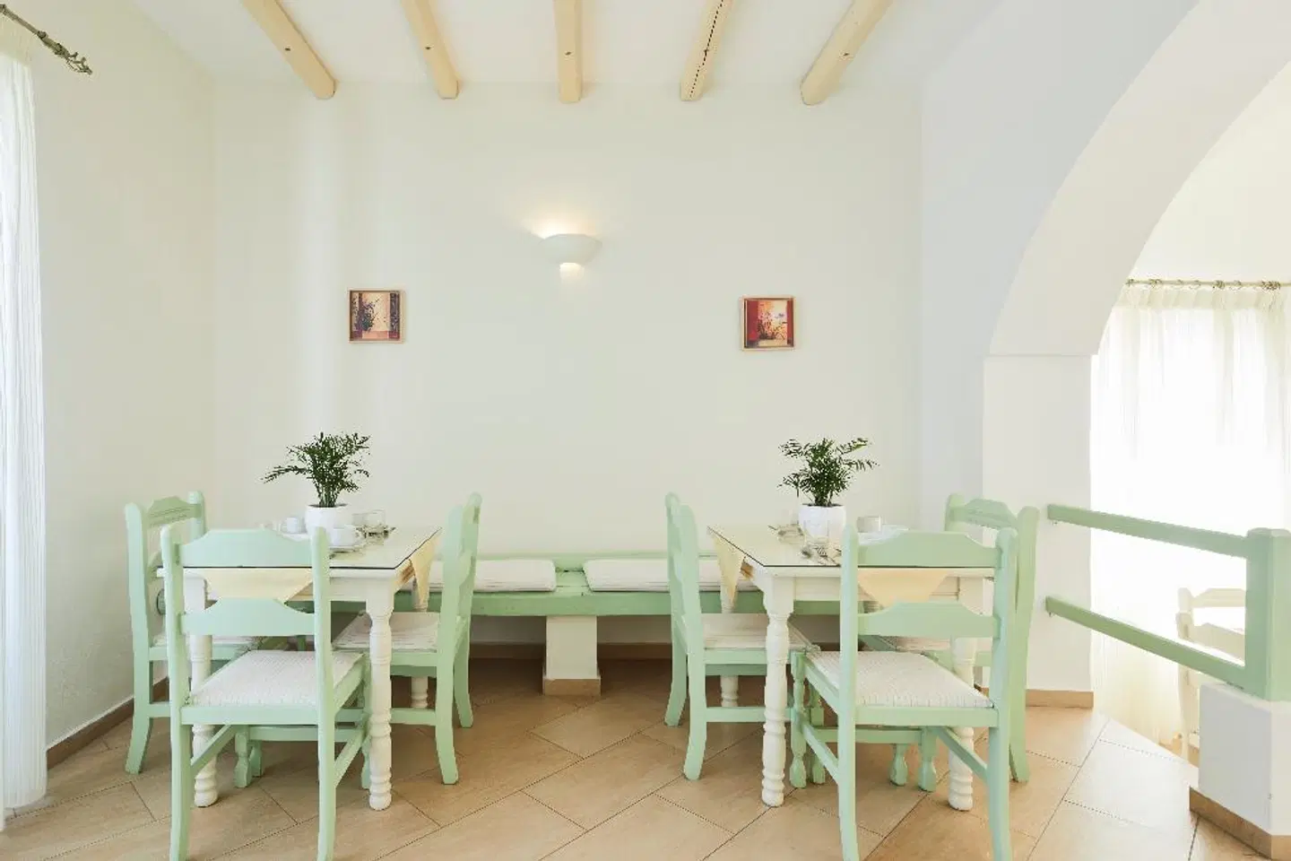 Nissos Thira Restaurant