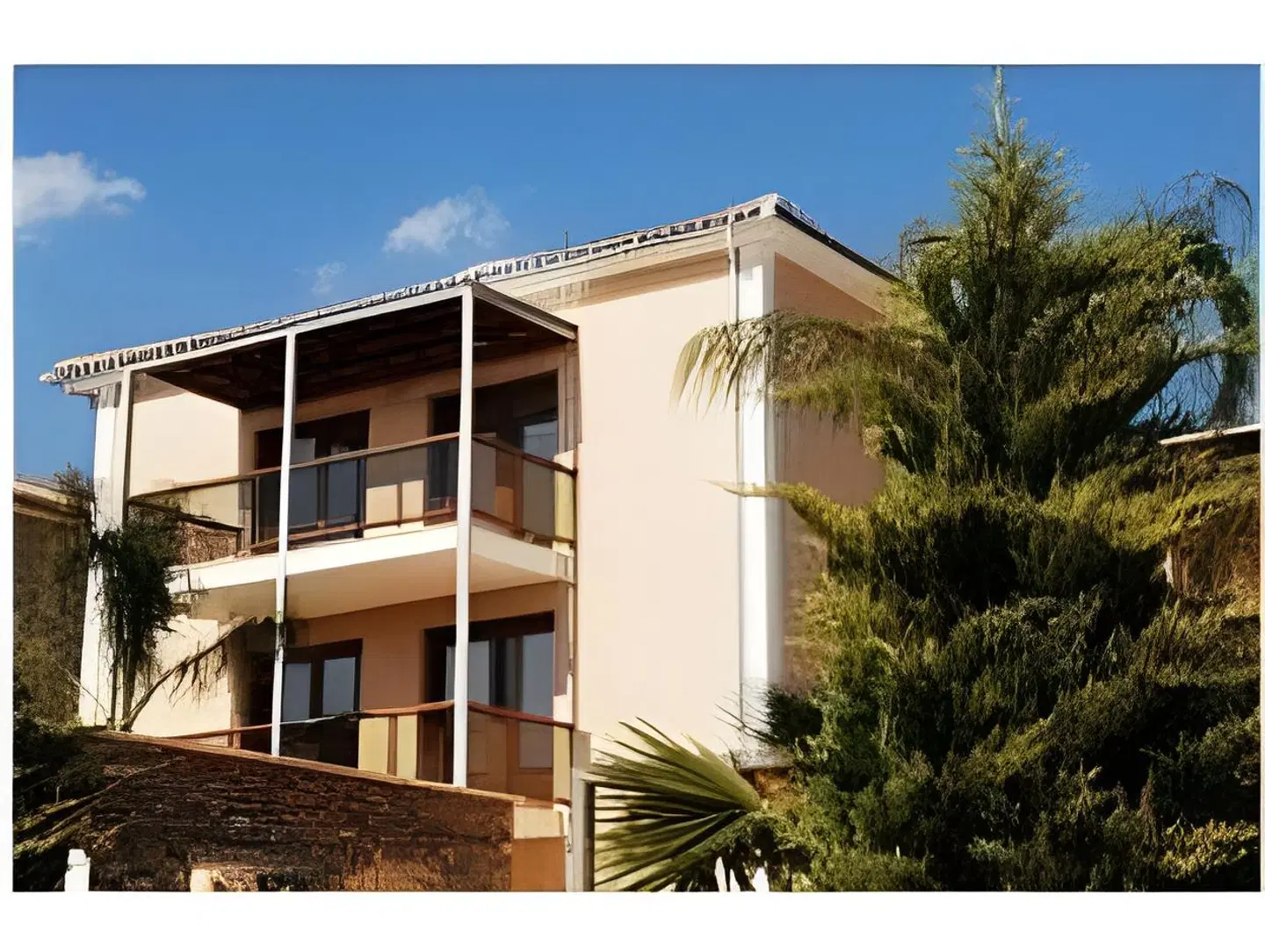 Valis Resort Hotel EXTERIOR