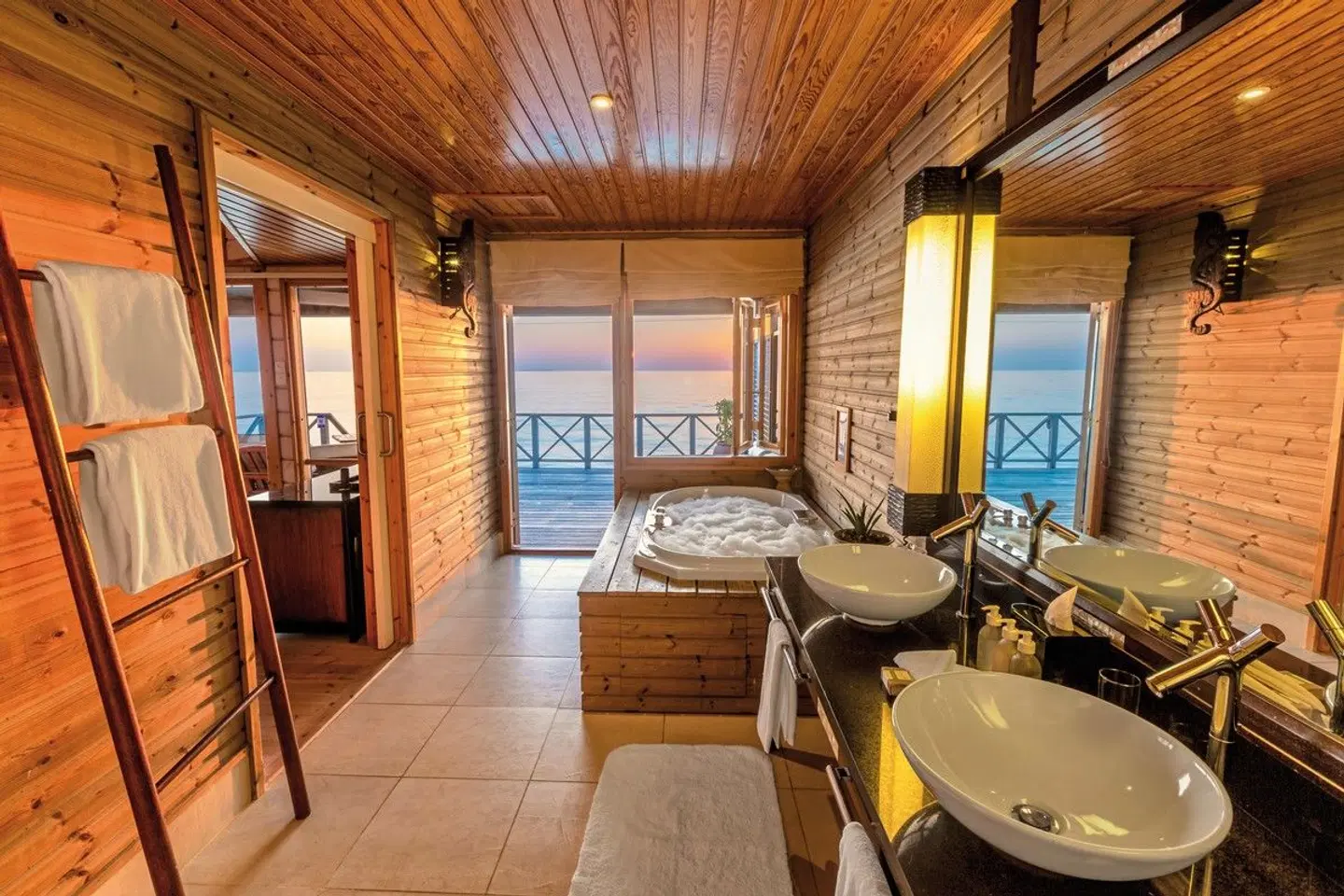 Komandoo Island Resort & Spa Badezimmer